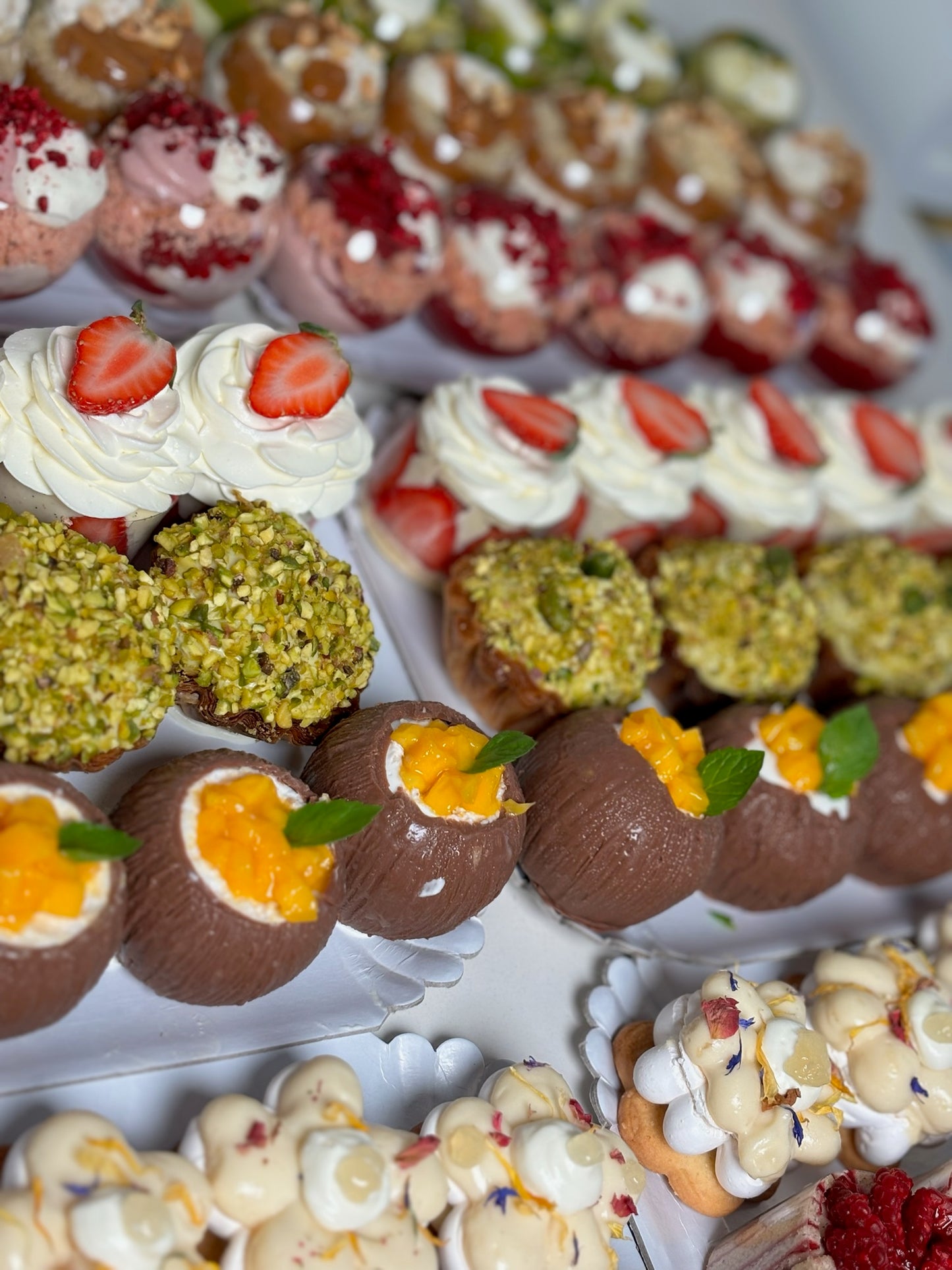 🍽️ Les Plateaux de Mignardises – Prêts à Poser